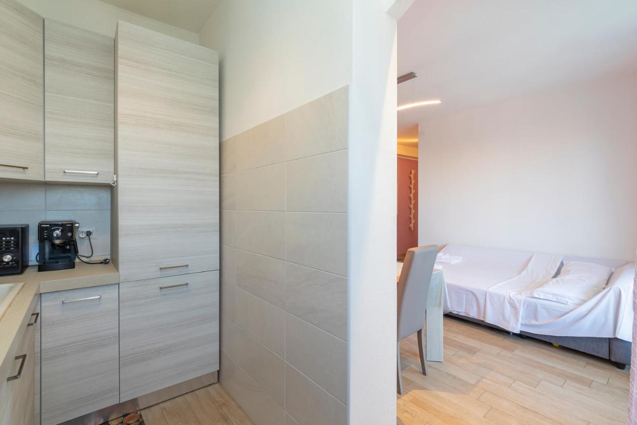 Big Apartment - Alcuino 7 Milán Exterior foto